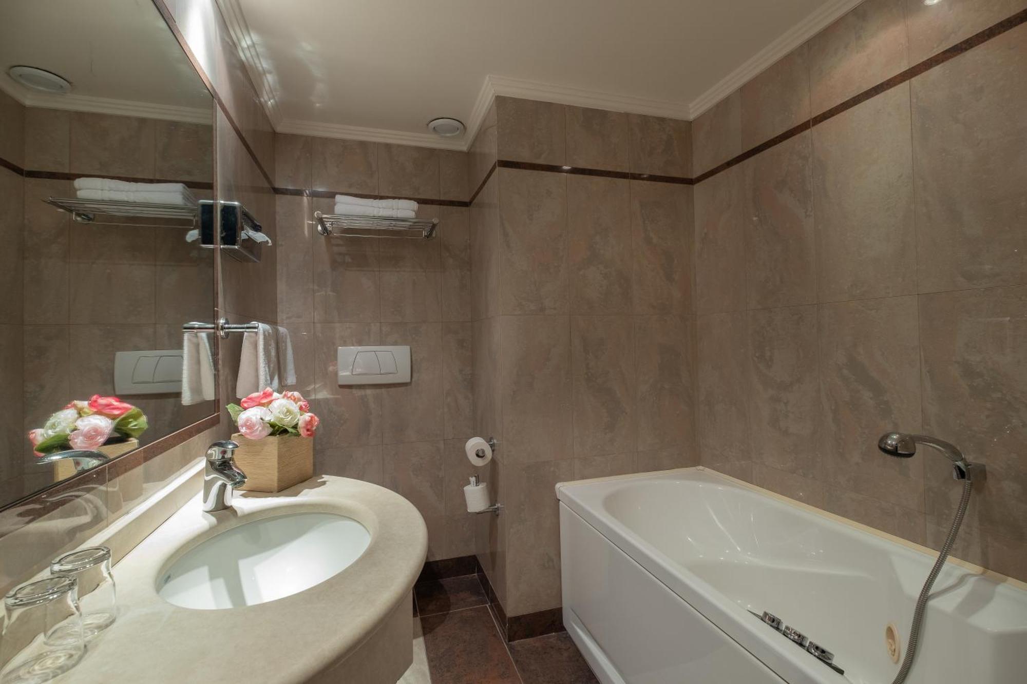 Hotel London Париж Екстериор снимка