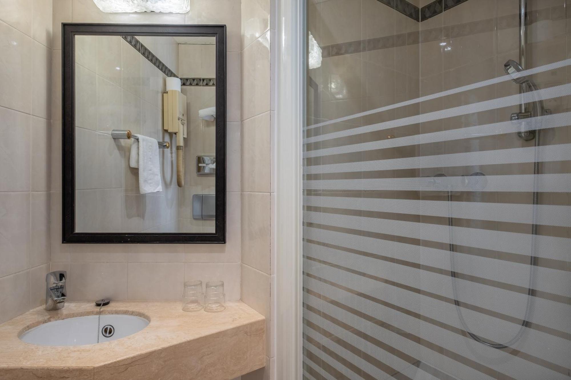 Hotel London Париж Екстериор снимка